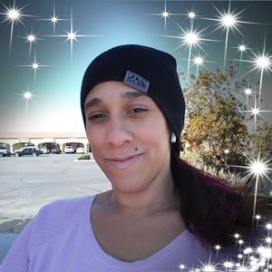 Meet your Posher, Dee